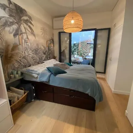 Appartamento Maison-atelier 3bd Et 3ba Avec Patio Fleuri Au Pied De Montmartre Parigi