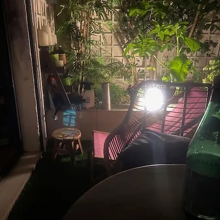 Appartamento Maison-atelier 3bd Et 3ba Avec Patio Fleuri Au Pied De Montmartre